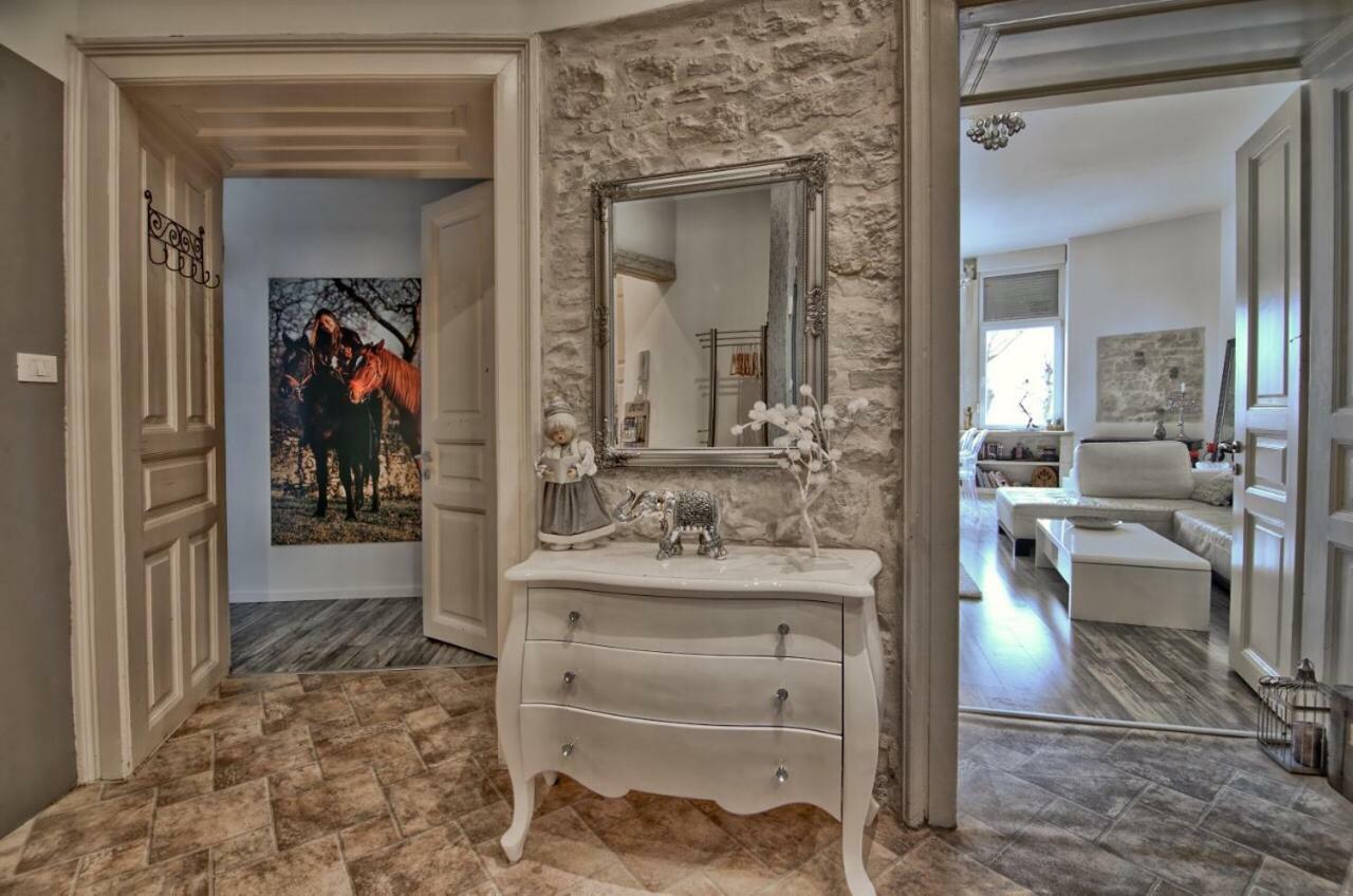 Appartement Luxury With Sea View à Pula Extérieur photo